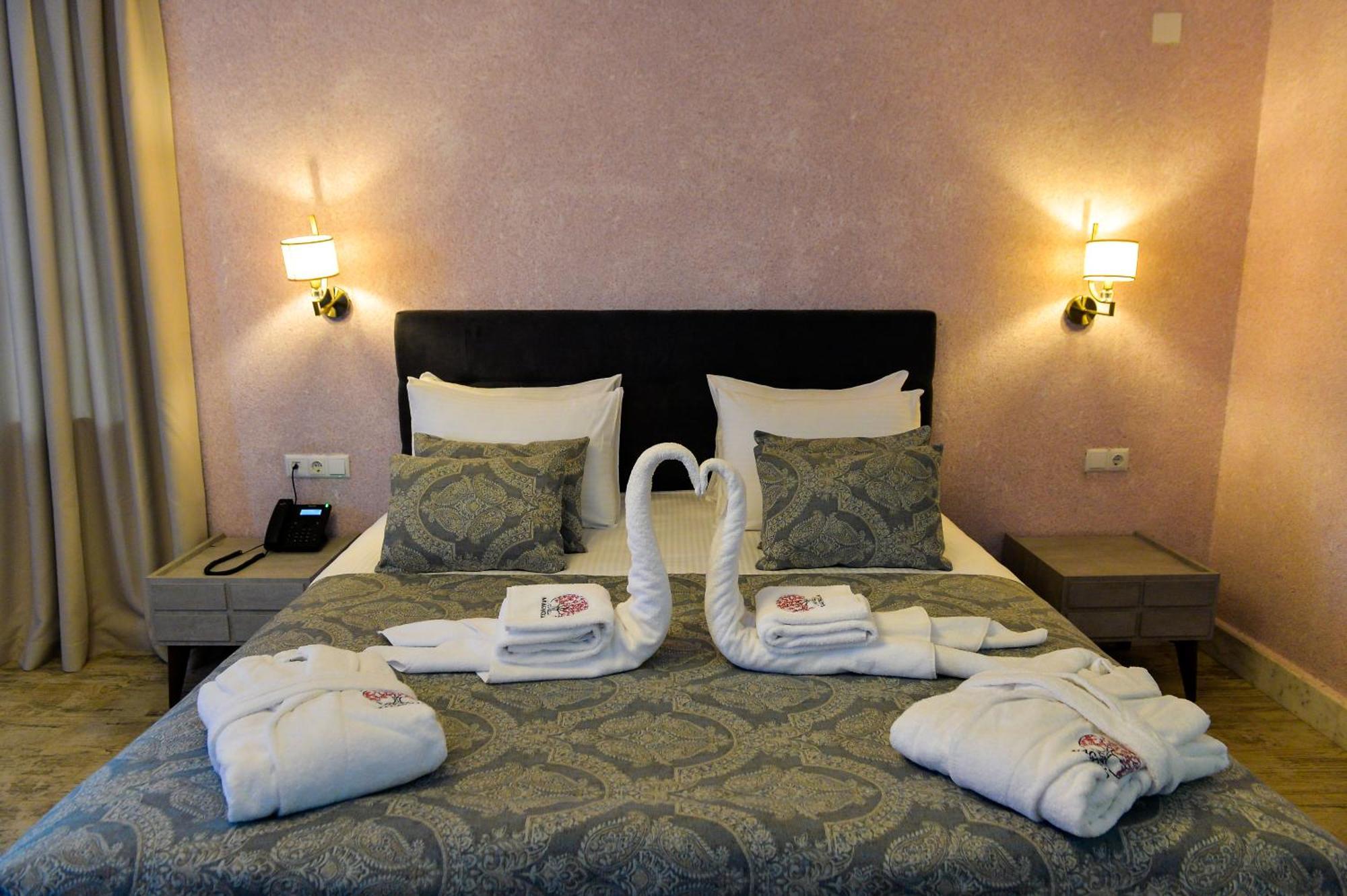 Hotel Magnolia In The City Centre คูทายสิ ภายนอก รูปภาพ